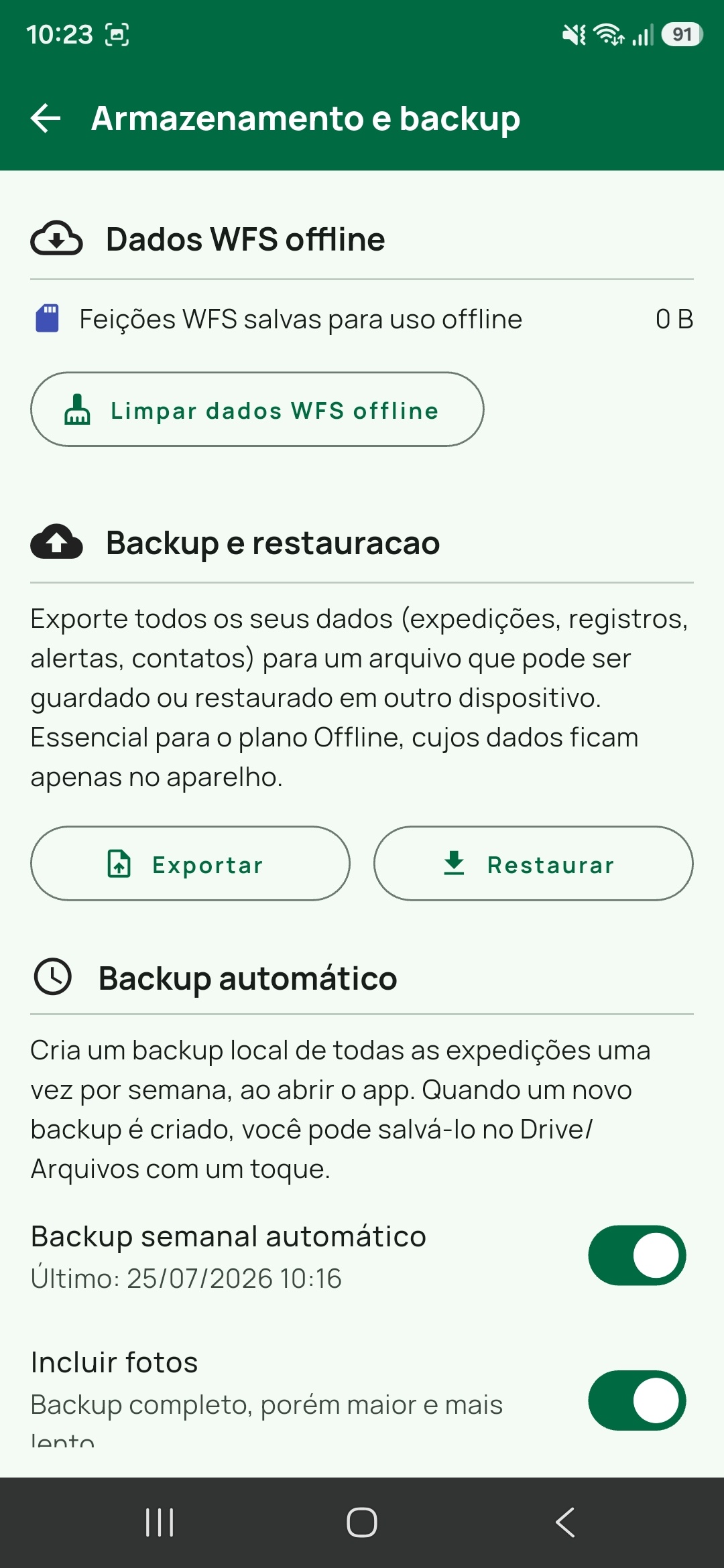 Seção Backup e restauracao da tela Armazenamento e backup, com os botões Exportar e Restaurar.