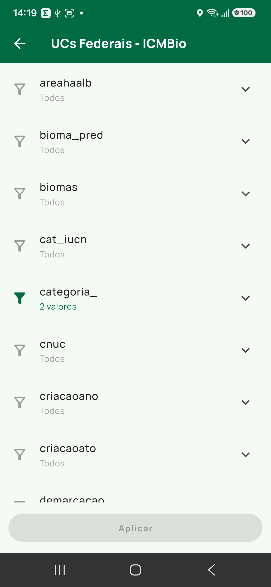 A mesma tela depois de aplicar: categoria_ passa de Todos para 2 valores e aparece Limpar na barra superior.