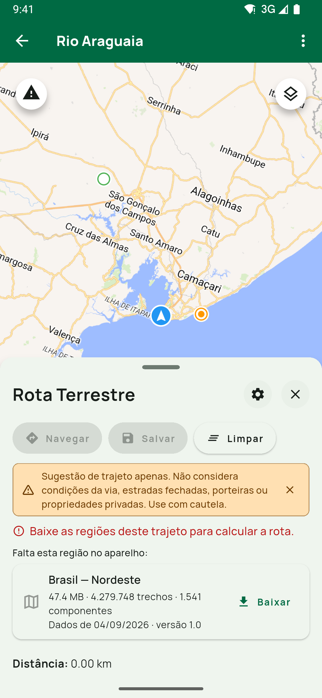 Painel com Navegar e Salvar apagados, a faixa laranja, a linha vermelha Baixe as regiões deste trajeto para calcular a rota., o título Falta esta região no aparelho: e uma só ficha