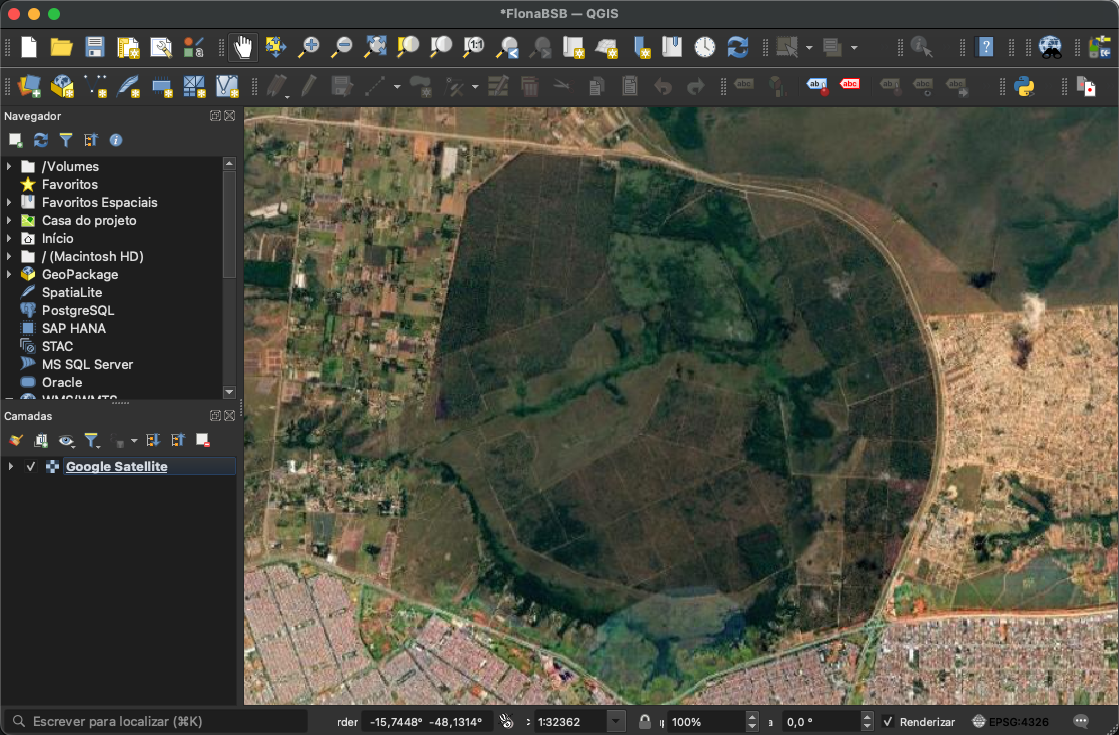 QGIS aproximado na área de interesse com imagem de satélite